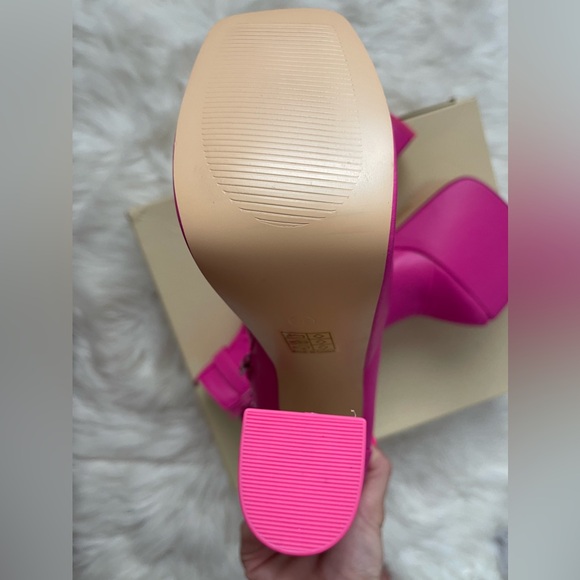 Neon Fuschsia Pink Booties - Picture 11 of 15